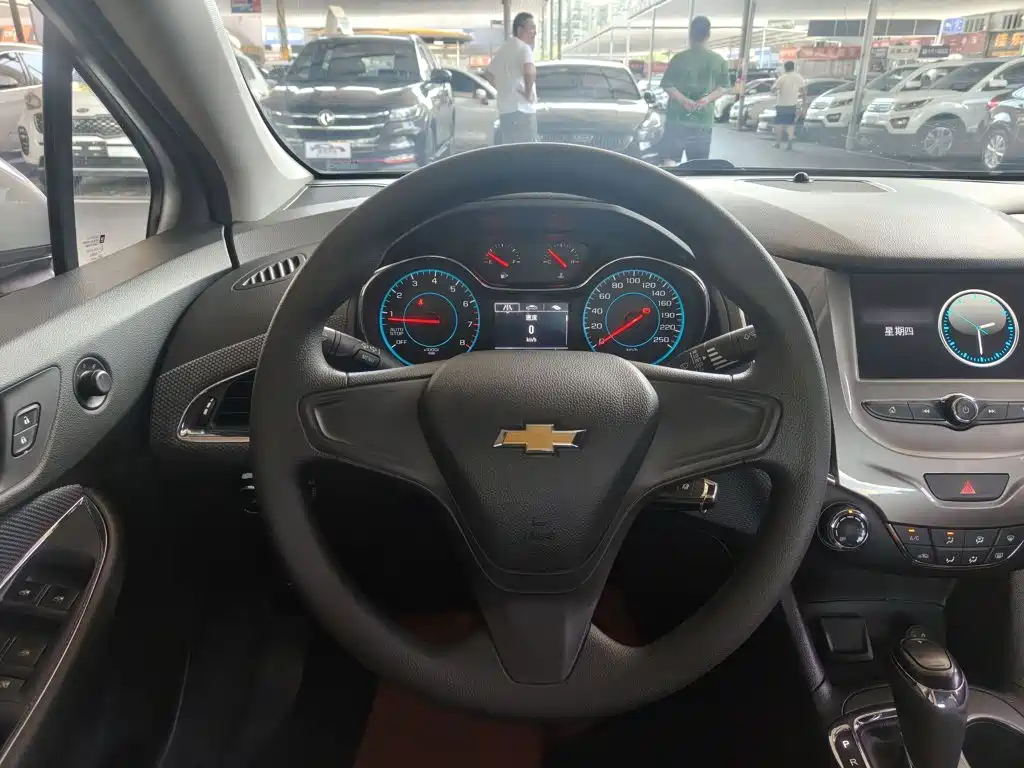 Chevrolet Cruze 2017 — фото 11