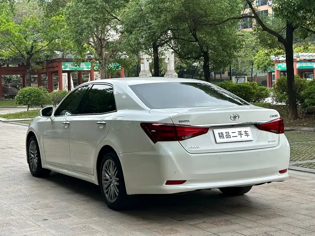 Toyota Crown 2018 — фото 14