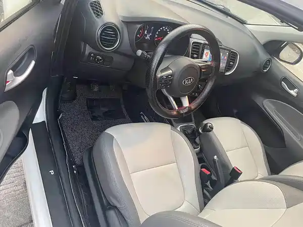 Kia Pegas 2017