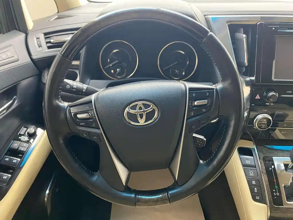 Toyota Alphard 2019 — фото 22
