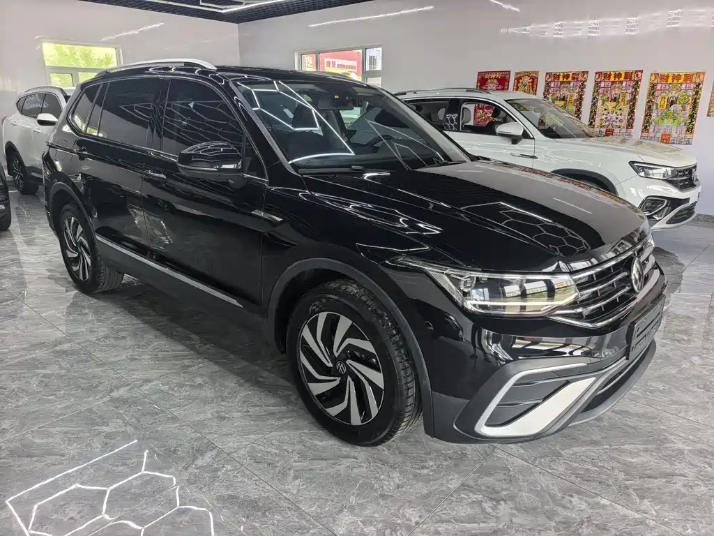 Volkswagen Tiguan L 2023