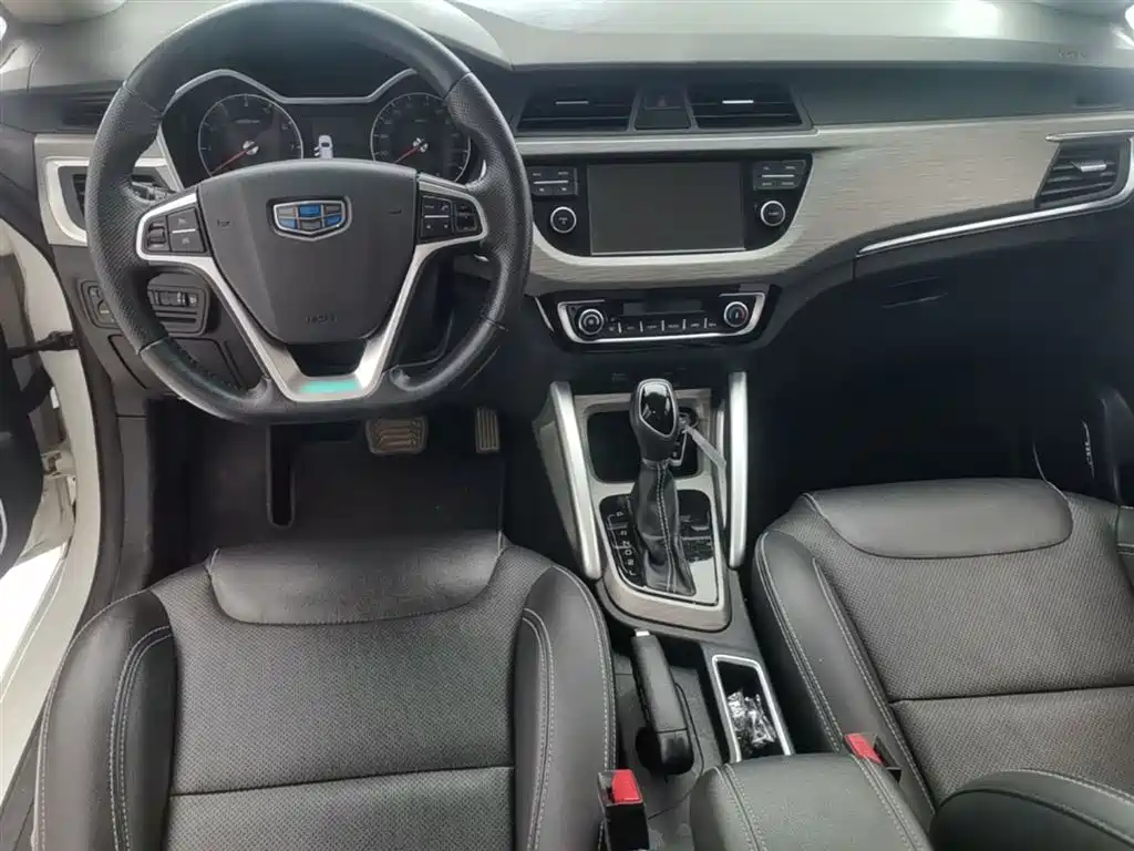 Geely Vision X3 2018 — фото 10