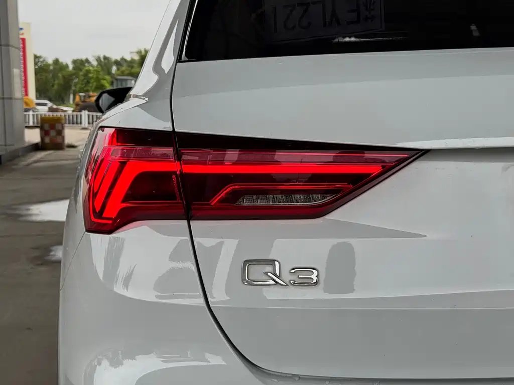Audi Q3 2022 — фото 13