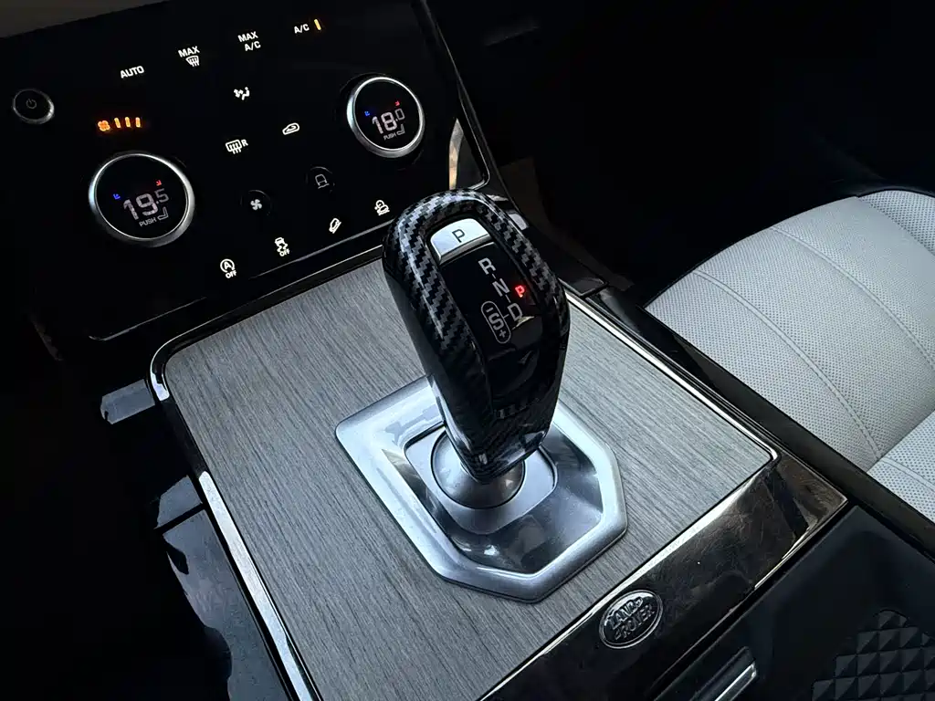 Land Rover Evoque 2022 — фото 30