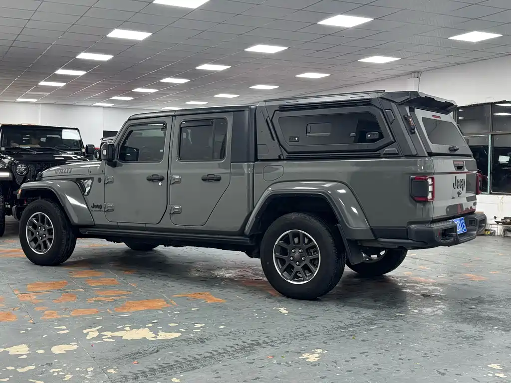 Jeep Gladiator 2022 — фото 8