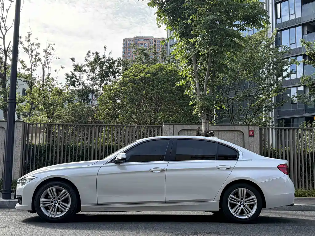 BMW 3 Series 2017 — фото 3