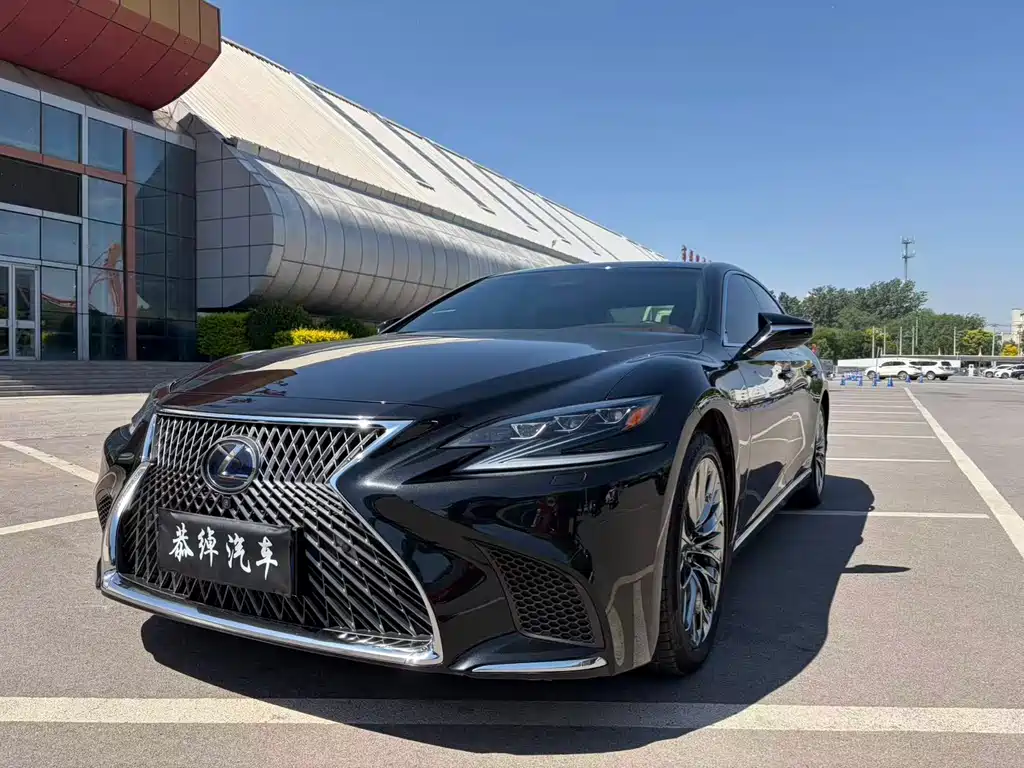Lexus LS 2019 — фото 1