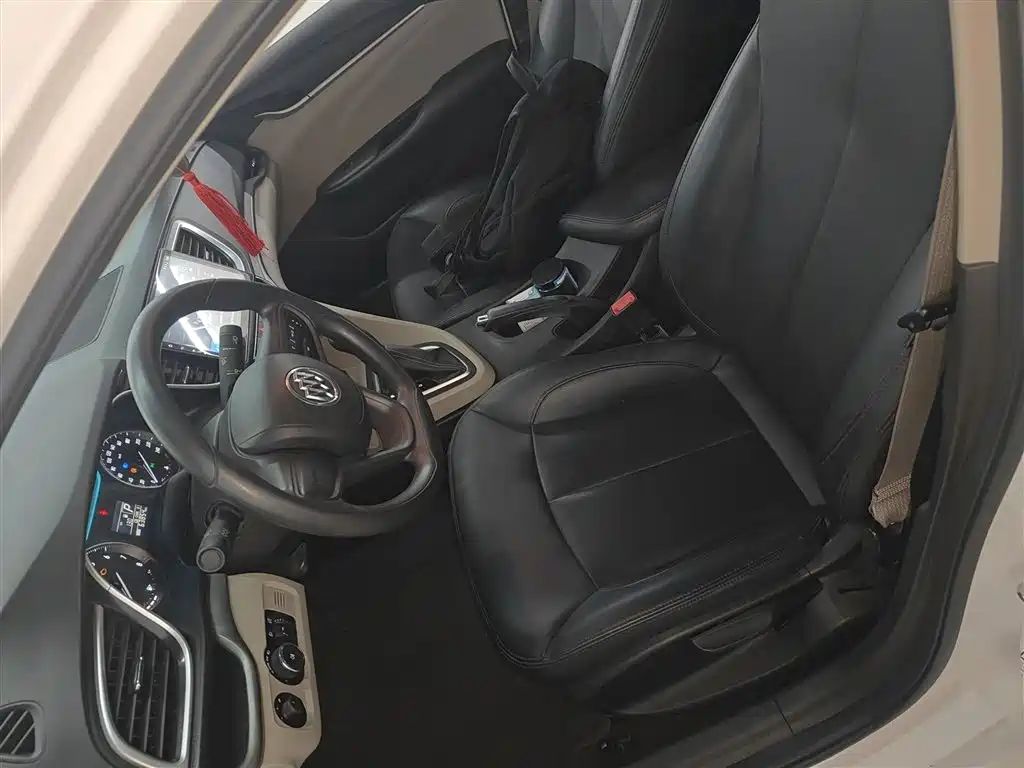 Buick Excelle 2019 — фото 15