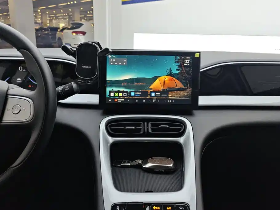 Geely Galaxy Starwish 2025 — фото 13