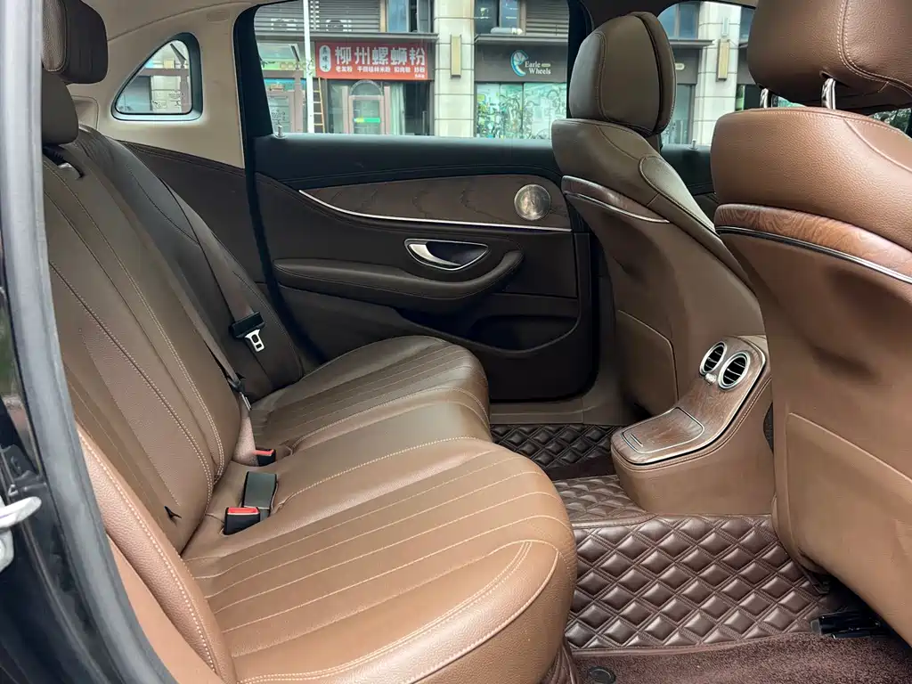 Mercedes-Benz E-Class 2022 — фото 10