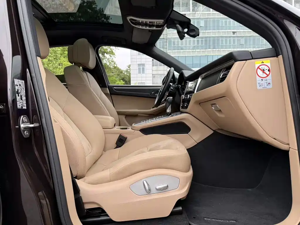 Porsche Macan 2019 — фото 16