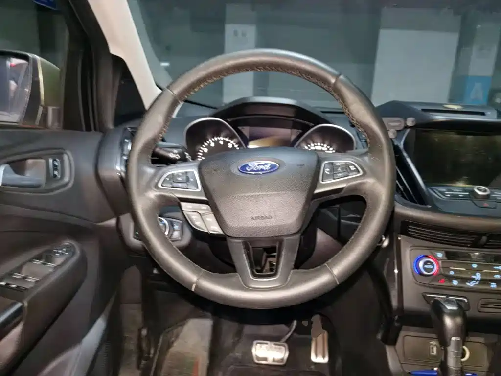Ford Kuga 2017 — фото 3