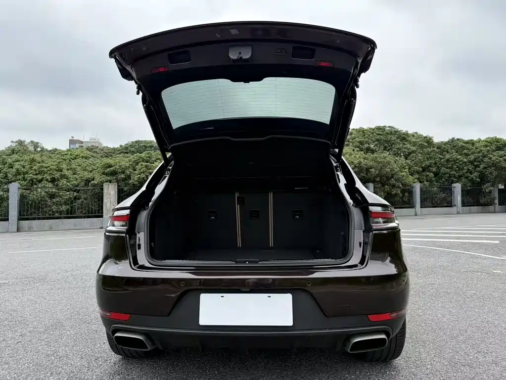 Porsche Macan 2019 — фото 19