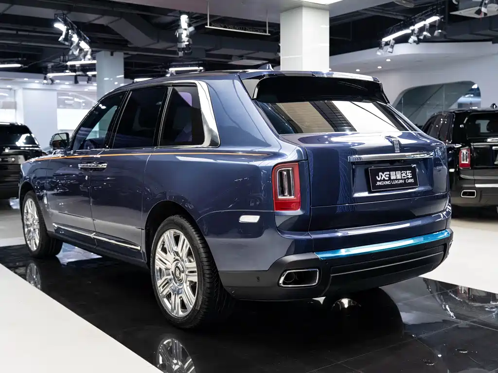 Rolls-Royce Cullinan 2022 — фото 17