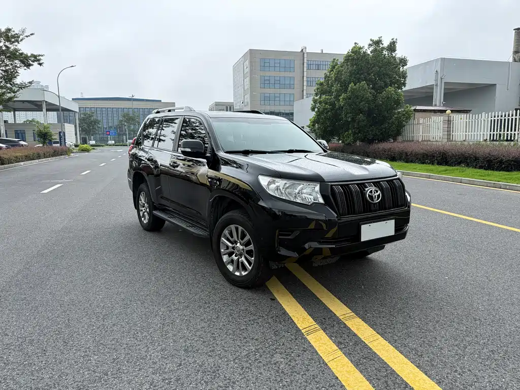 Toyota Prado 2019 — фото 1