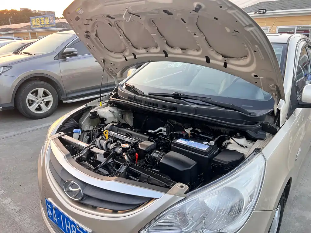 Hyundai Verna 2014 — фото 23