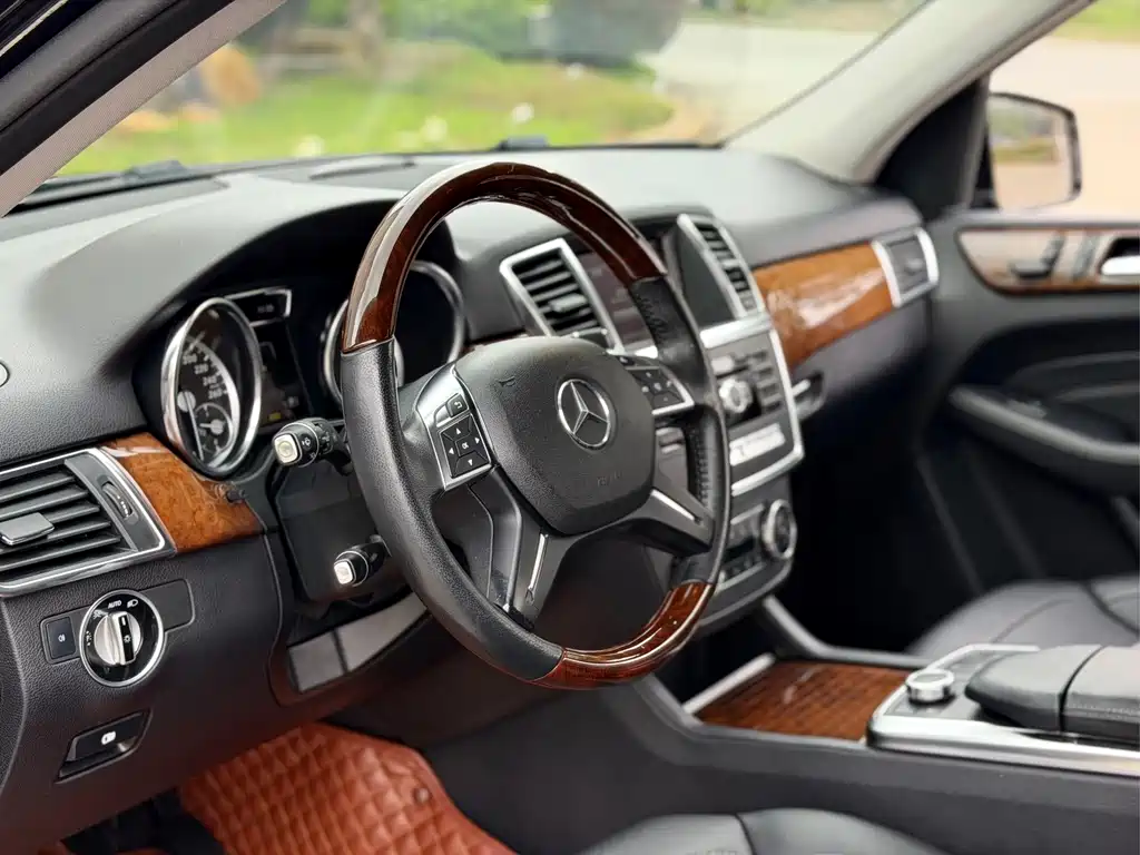 Mercedes-Benz M-Class 2015 — фото 8