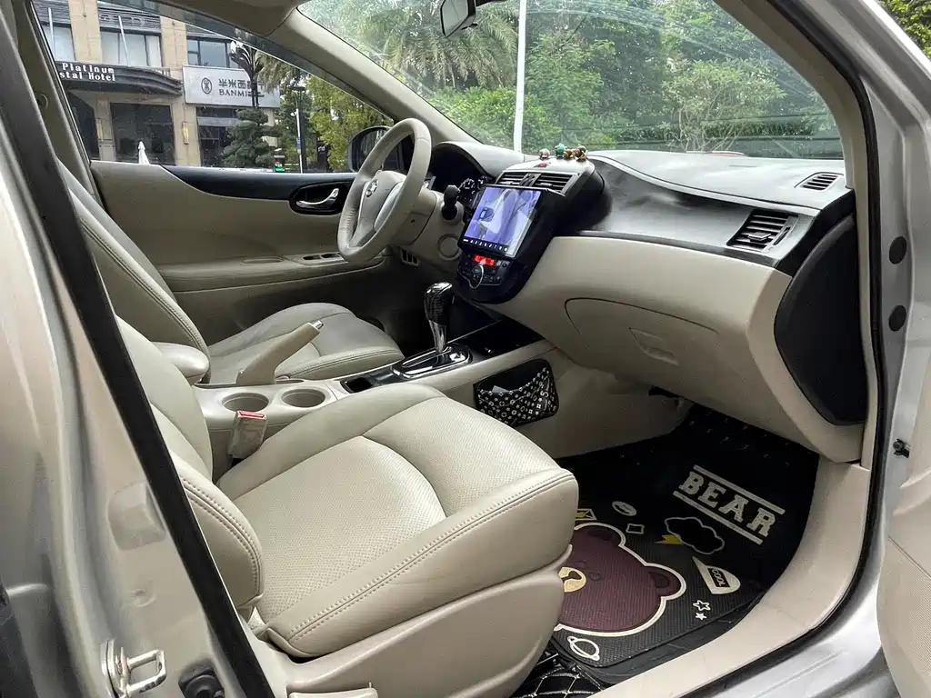 Nissan Tiida 2015 — фото 11