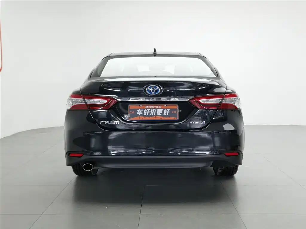 Toyota Camry 2022 — фото 4