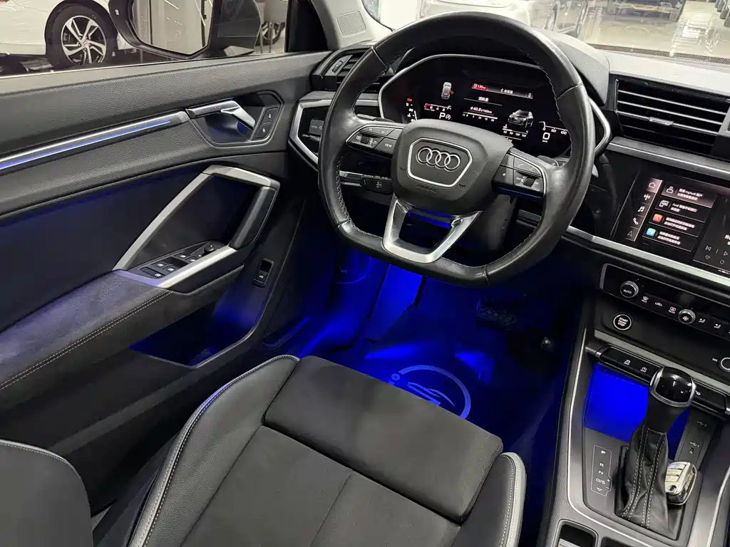 Audi Q3 2022 — фото 13