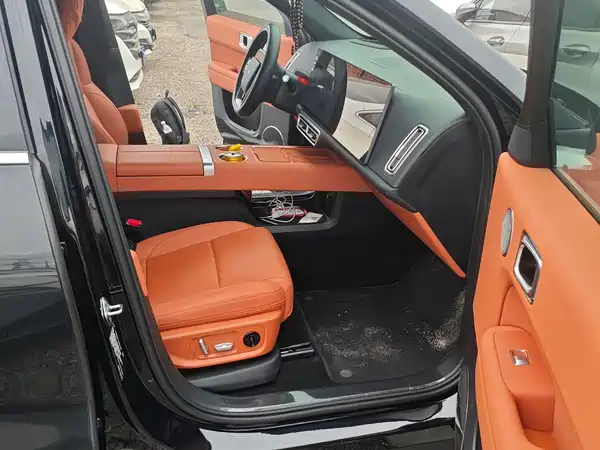 Li Auto L6 2025