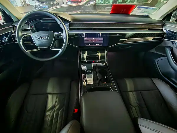 Audi A8 2024