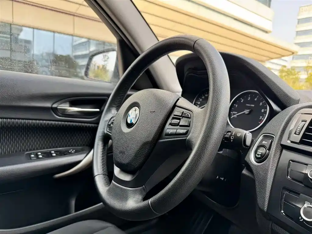 BMW 1 Series 2014 — фото 14
