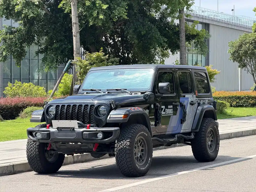 Jeep Wrangler 2021 — фото 1