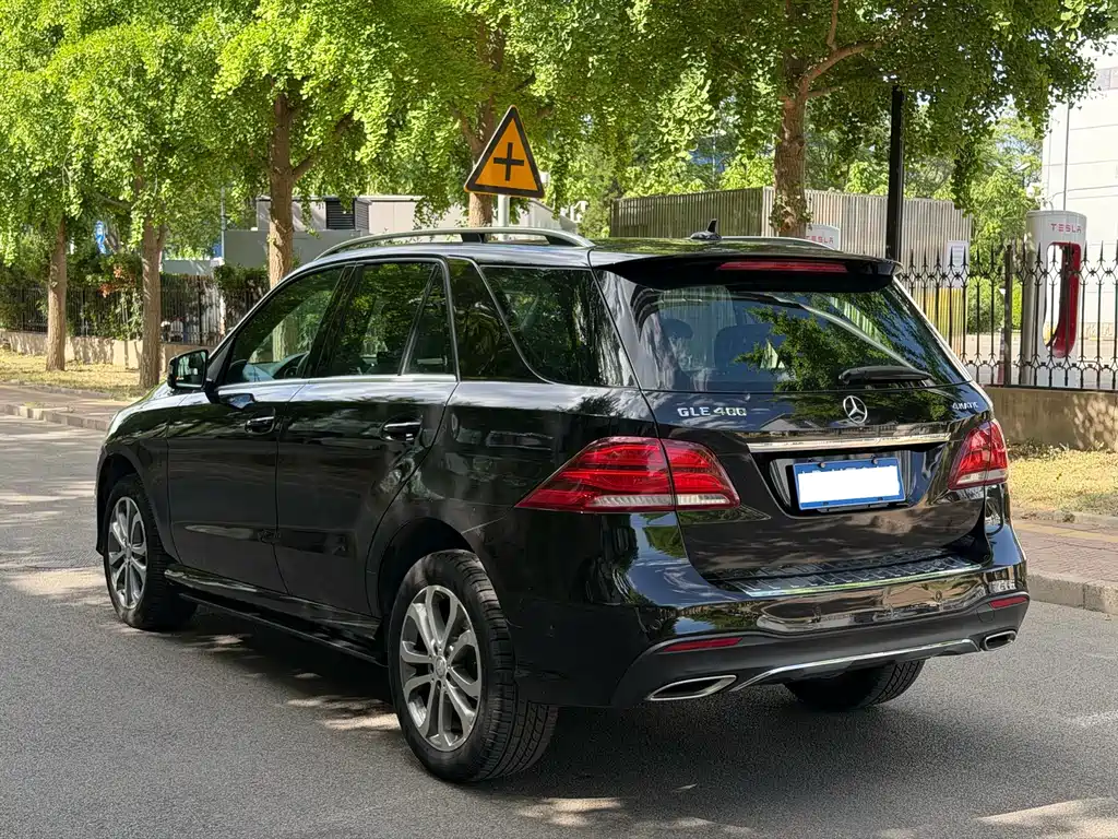 Mercedes-Benz GLE 2016 — фото 25
