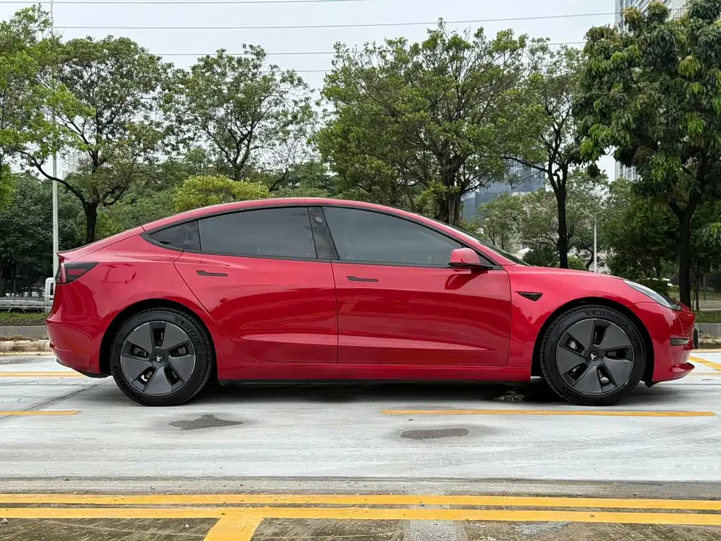 Tesla Model 3 2022 — фото 16