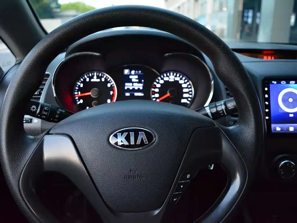 Kia K3 2019 — фото 10