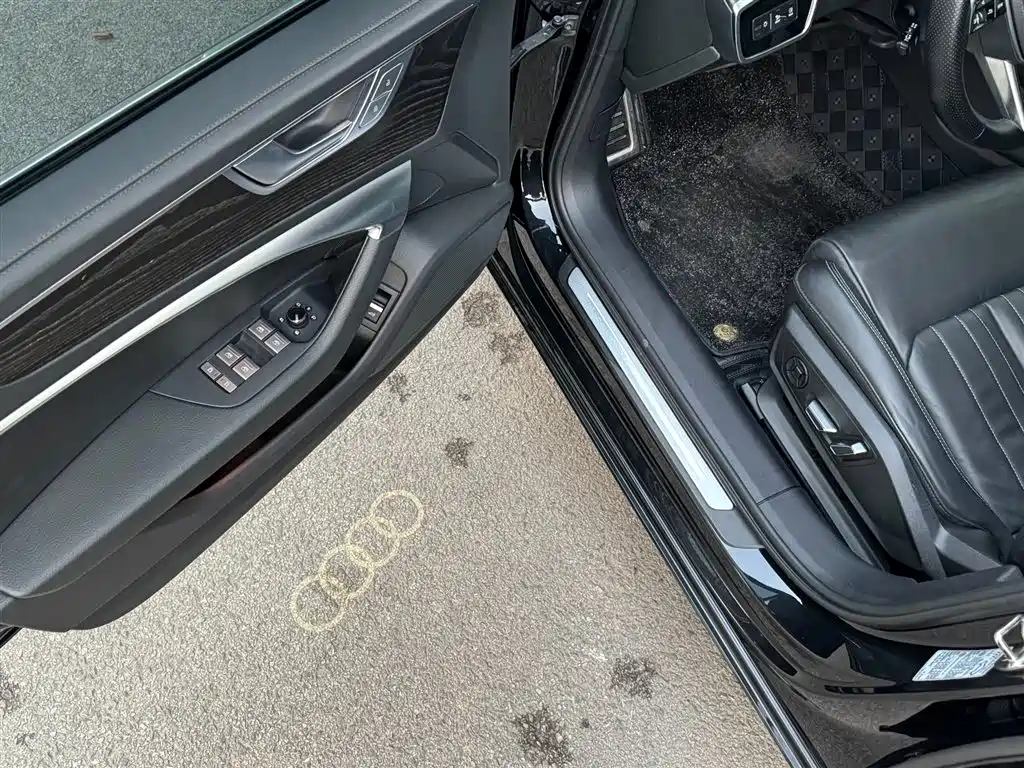 Audi A6L 2023 — фото 27