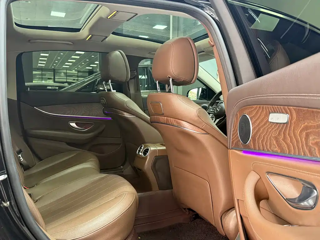 Mercedes-Benz E-Class 2020 — фото 11