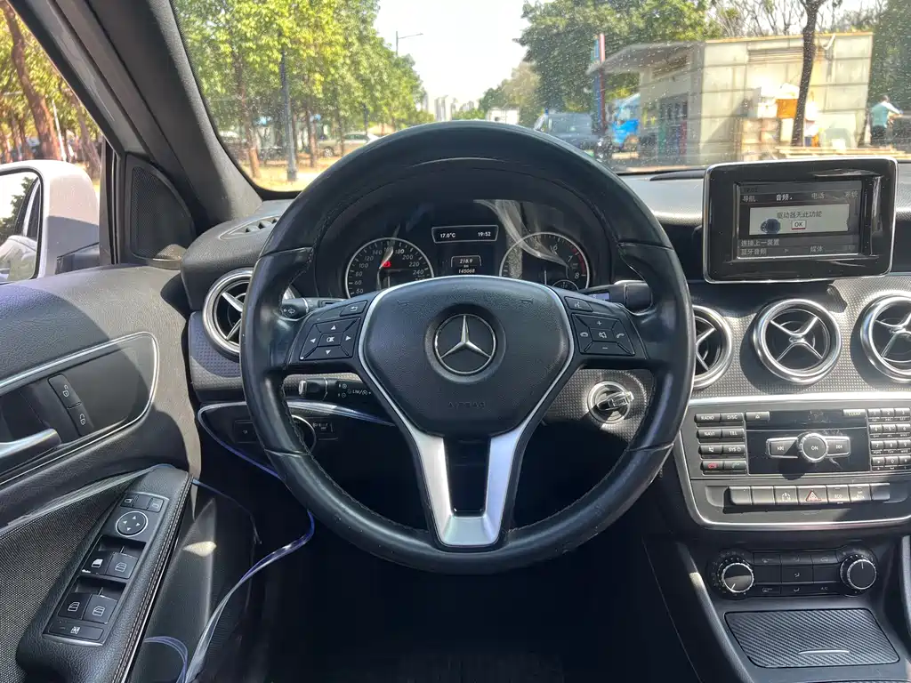 Mercedes-Benz A-Class 2014 — фото 4