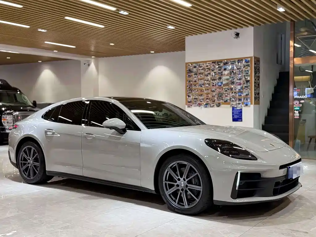 Porsche Panamera 2025 — фото 3