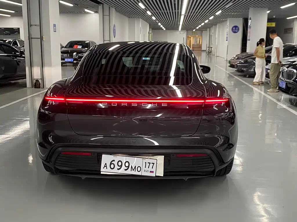 Porsche Taycan 2021 — фото 13