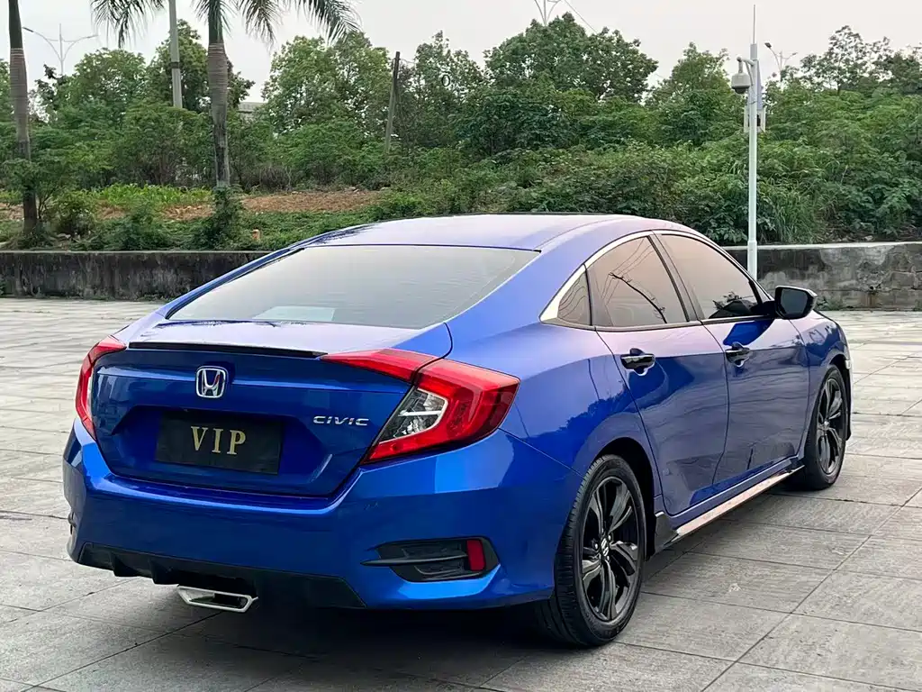 Honda Civic 2019 — фото 6