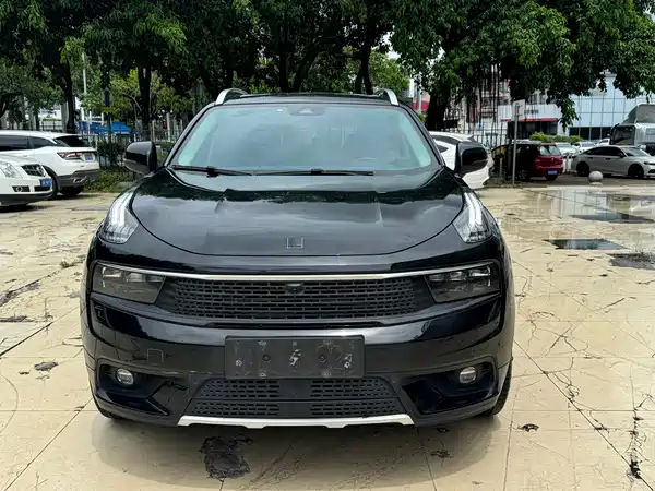 Lynk & Co 01 EM-P 2018