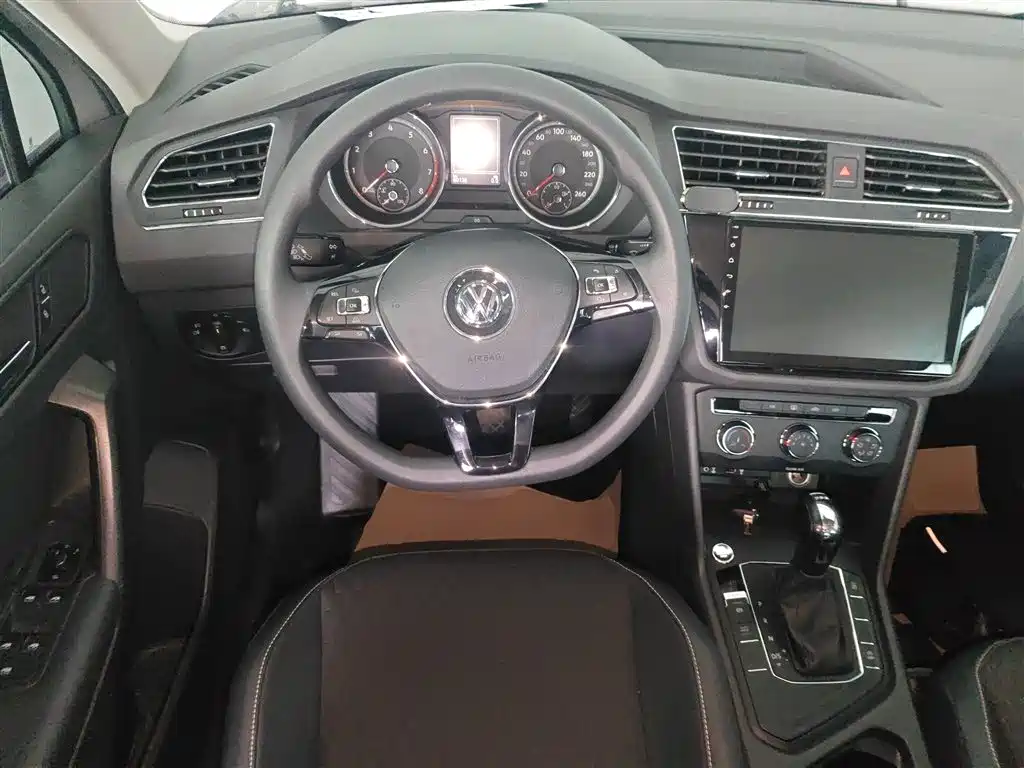 Volkswagen Tiguan L 2018 — фото 7
