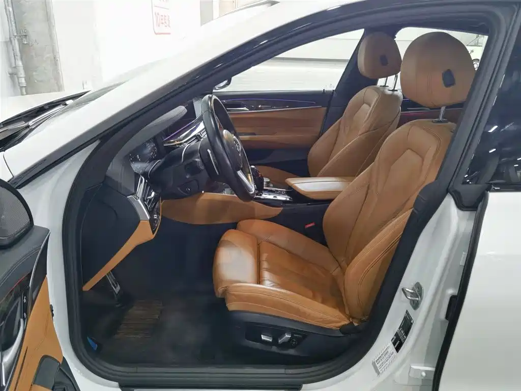 BMW 6 Series GT 2023 — фото 10