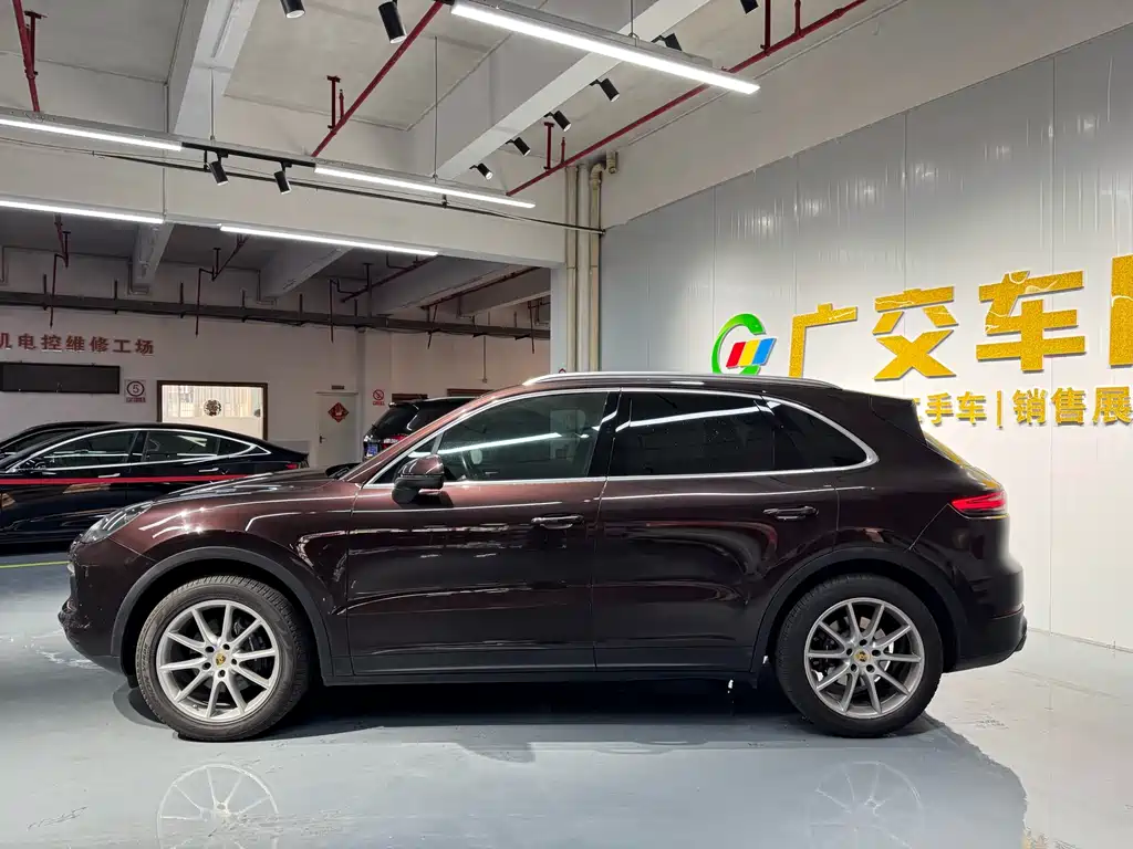 Porsche Cayenne 2019 — фото 9
