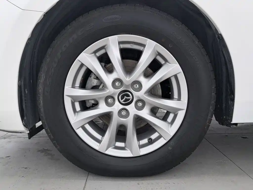 Mazda 3 Axela 2017 — фото 17