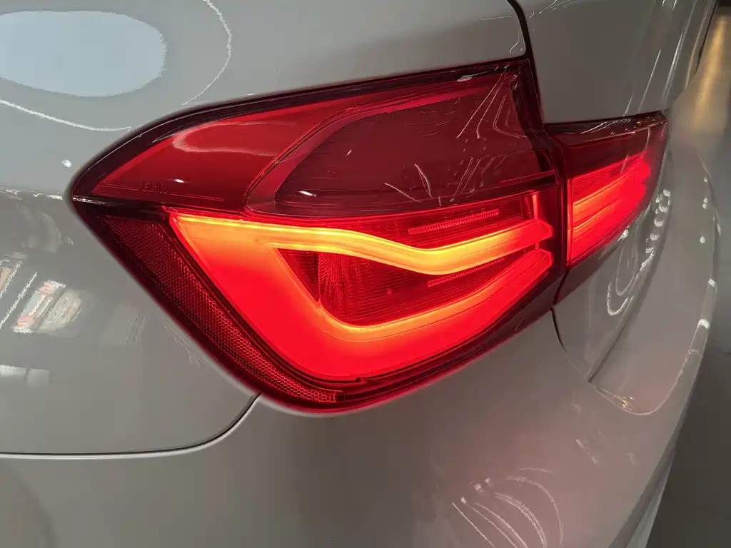 BMW 3 Series 2016 — фото 39