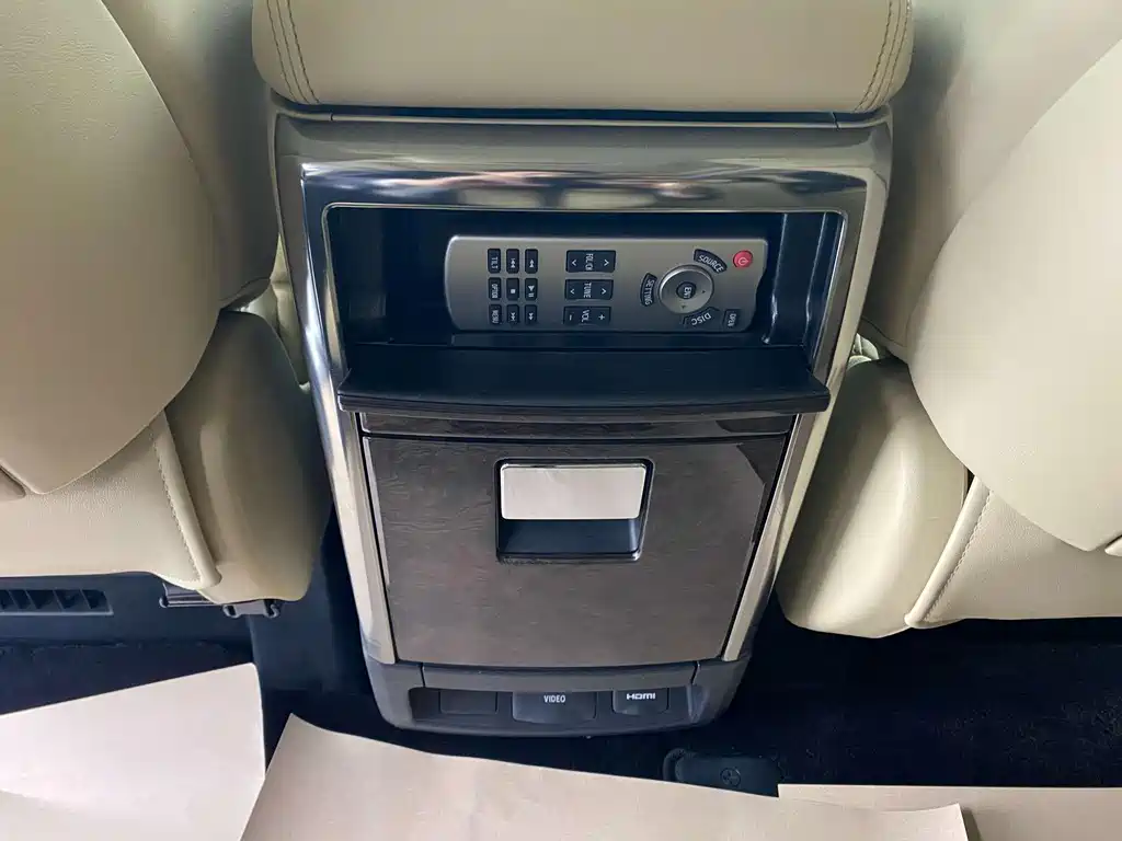 Toyota Alphard 2019 — фото 32
