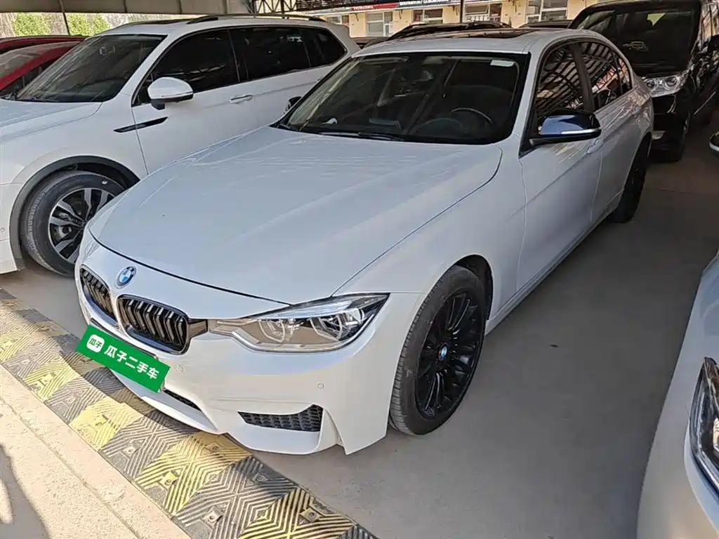 BMW 3 Series 2018 — фото 1