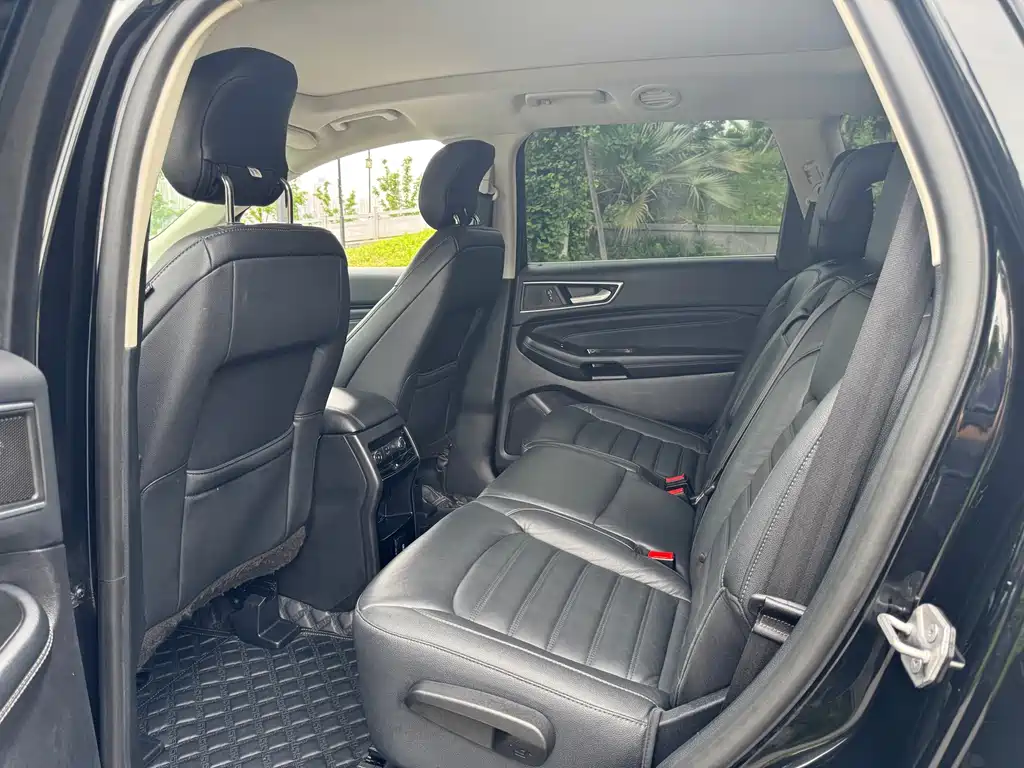 Ford Edge 2020 — фото 10