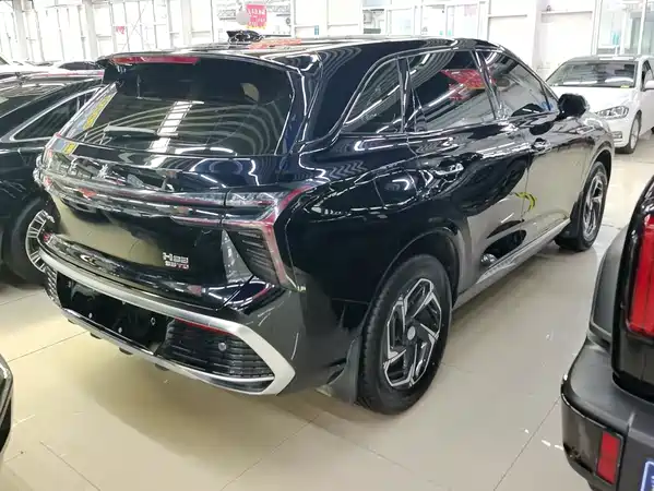 Hongqi HS3 2025