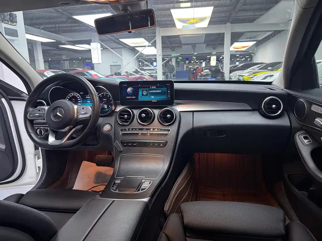Mercedes-Benz C-Class 2019 — фото 17
