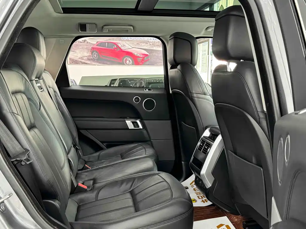 Land Rover Sport 2020 — фото 10