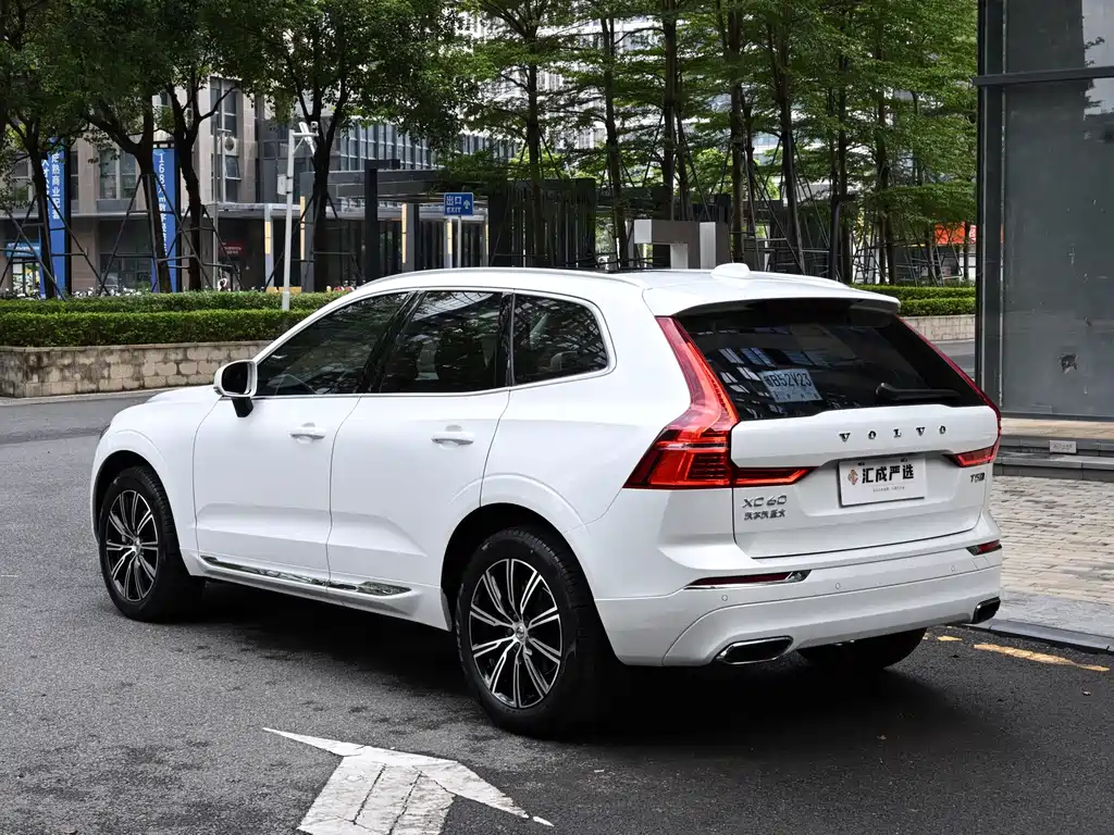 Volvo XC60 2020 — фото 3